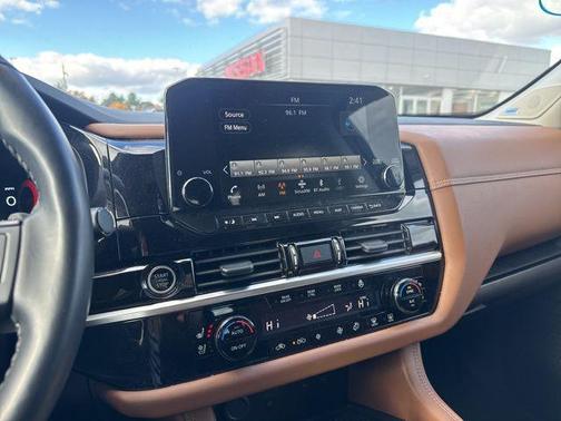 2024 Nissan Pathfinder Platinum 4WD