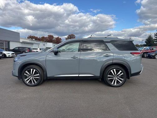 2024 Nissan Pathfinder Platinum 4WD