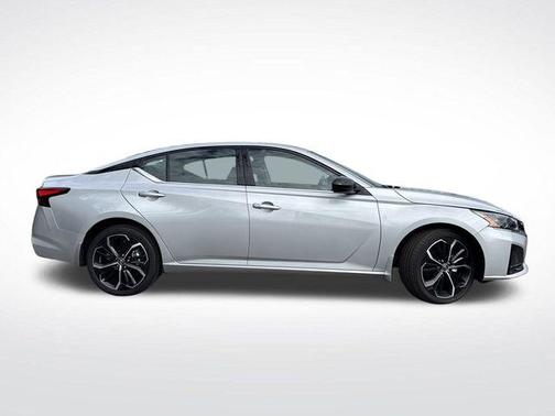 2025 Nissan Altima SR AWD