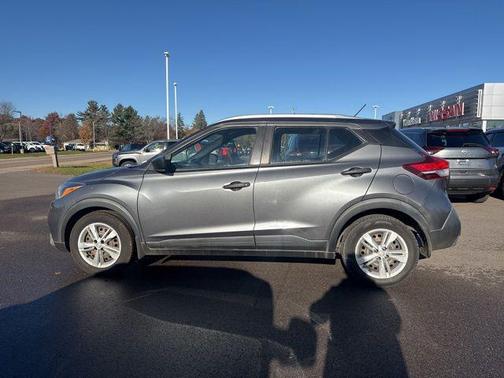 2019 Nissan Kicks S