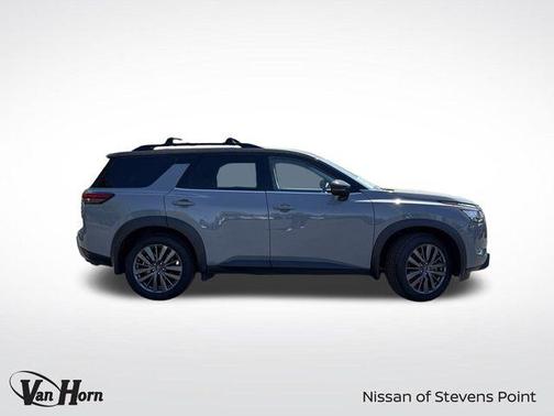 2022 Nissan Pathfinder SL 4WD