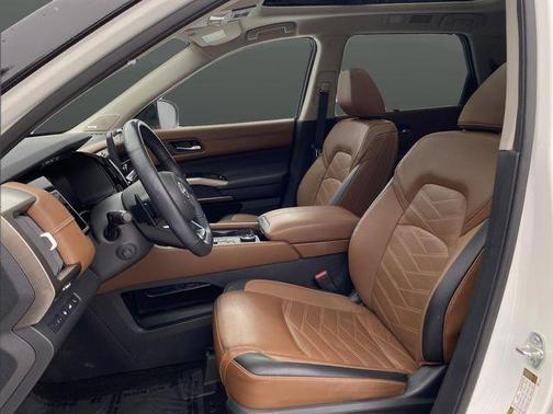 2023 Nissan Pathfinder Platinum 4WD