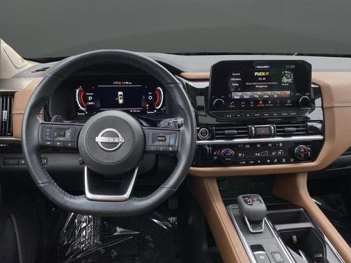 2023 Nissan Pathfinder Platinum 4WD