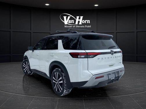 2023 Nissan Pathfinder Platinum 4WD