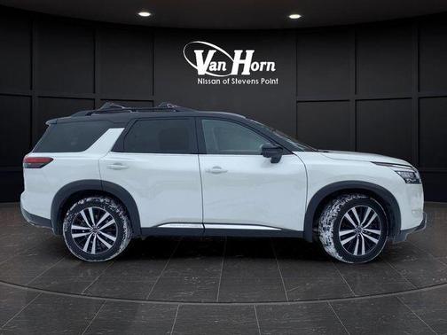 2023 Nissan Pathfinder Platinum 4WD