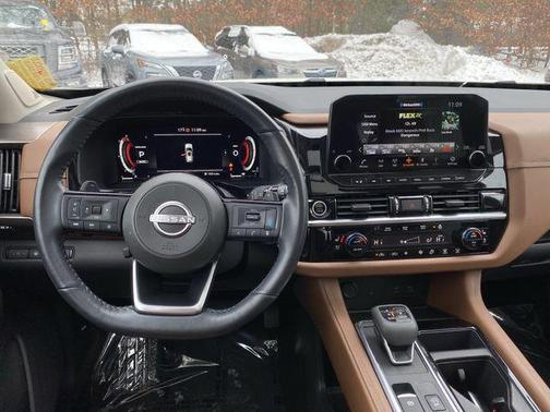 2023 Nissan Pathfinder Platinum 4WD