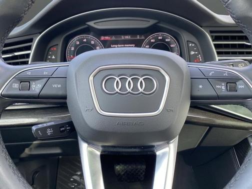 2023 Audi Q7 45 Premium Plus