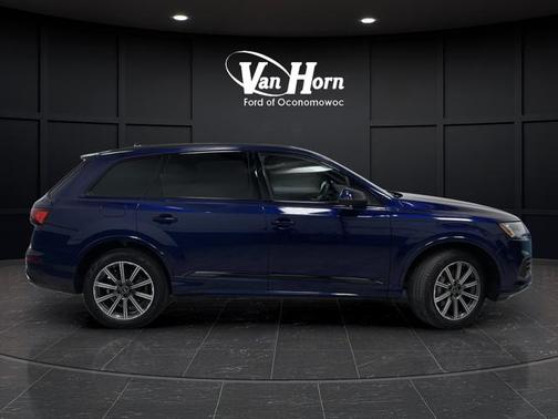2023 Audi Q7 45 Premium Plus