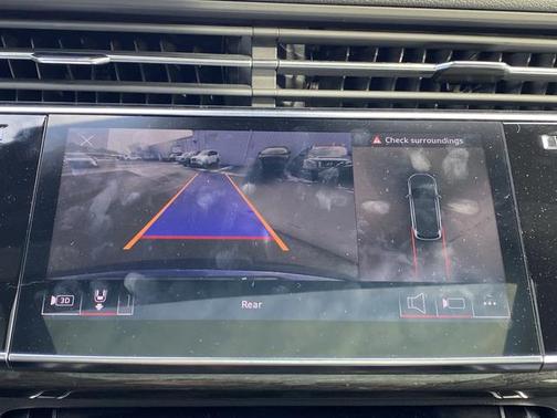 2023 Audi Q7 45 Premium Plus