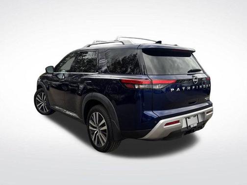 2022 Nissan Pathfinder Platinum 4WD