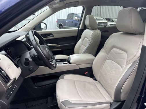 2022 Nissan Pathfinder Platinum 4WD