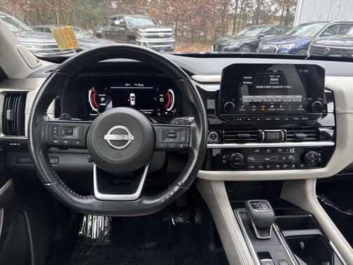 2022 Nissan Pathfinder Platinum 4WD