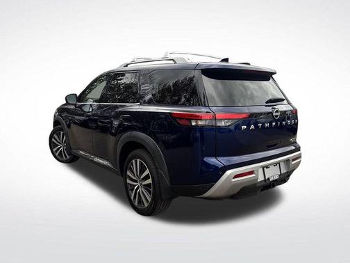 2022 Nissan Pathfinder Platinum 4WD
