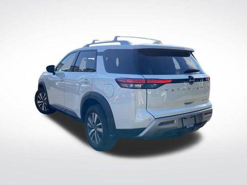 2024 Nissan Pathfinder SL 4WD