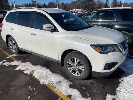 2019 Nissan Pathfinder S