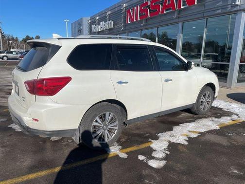 2019 Nissan Pathfinder S
