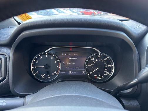 2023 Nissan Titan SV