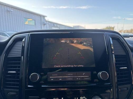 2023 Nissan Titan SV