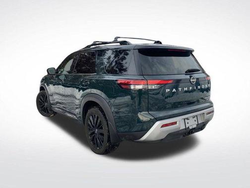 2022 Nissan Pathfinder Platinum 4WD