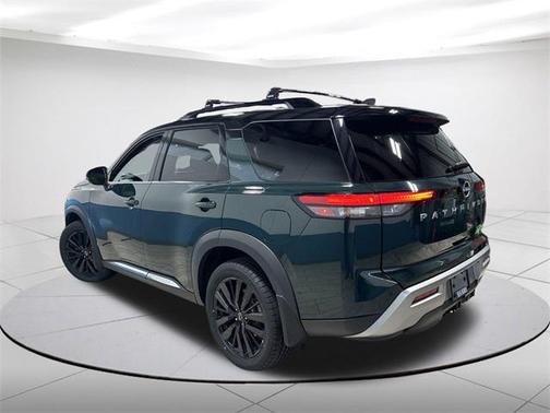 2022 Nissan Pathfinder Platinum 4WD