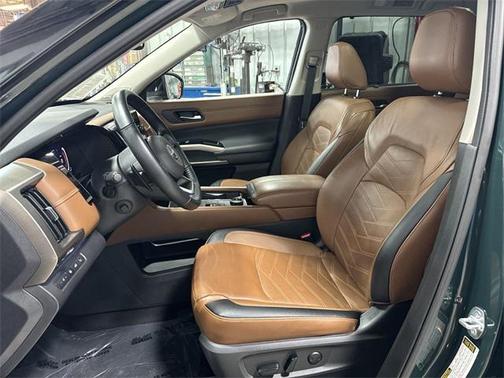 2022 Nissan Pathfinder Platinum 4WD