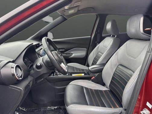 2022 Nissan Kicks SR