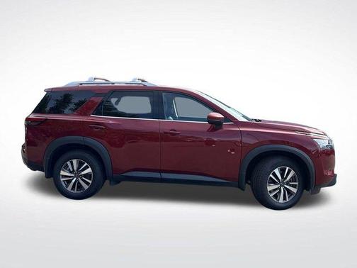 2024 Nissan Pathfinder SL 4WD
