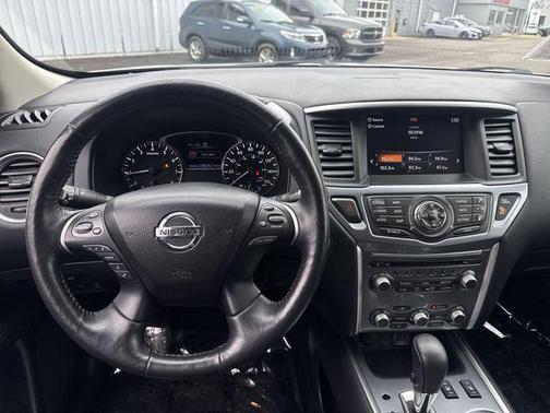 2019 Nissan Pathfinder SL