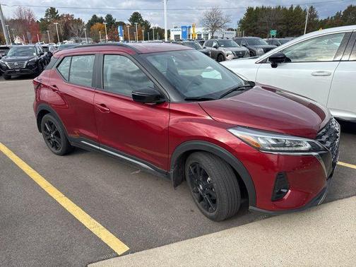 2021 Nissan Kicks SR