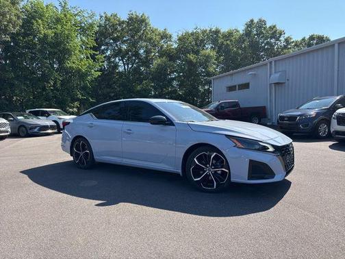 2024 Nissan Altima SR FWD