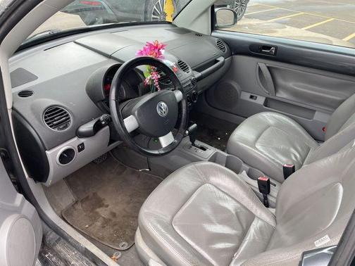 2006 Volkswagen New Beetle 2.5