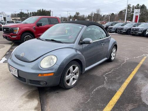 2006 Volkswagen New Beetle 2.5