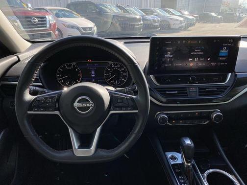 2023 Nissan Altima SR FWD