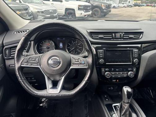2022 Nissan Rogue Sport SV
