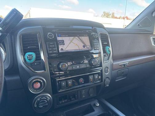 2017 Nissan Titan Platinum Reserve