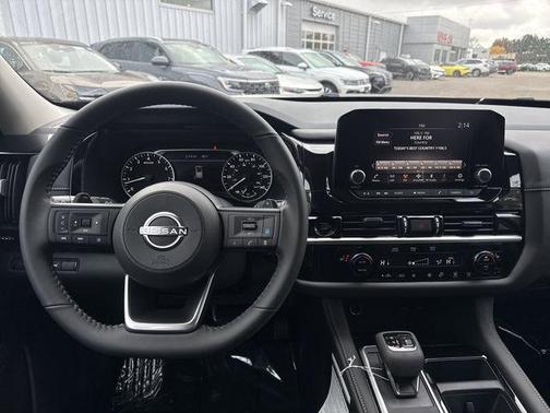 2025 Nissan Pathfinder SV 4WD