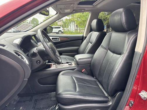2017 Nissan Pathfinder Platinum