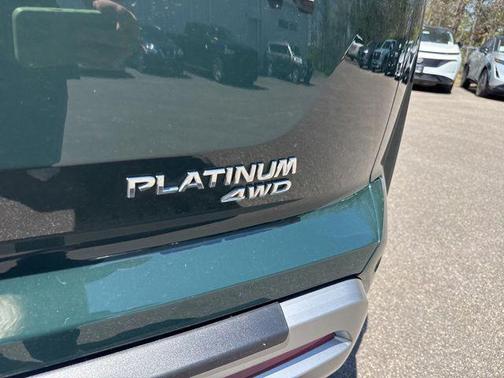 Obsidian Green Pearl/Super Black 2023 Nissan Pathfinder Platinum 4WD