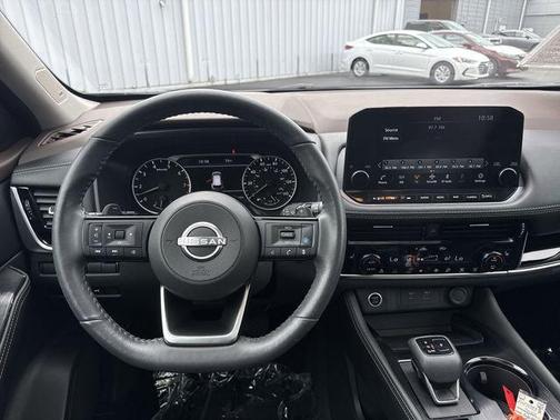 2022 Nissan Rogue SL