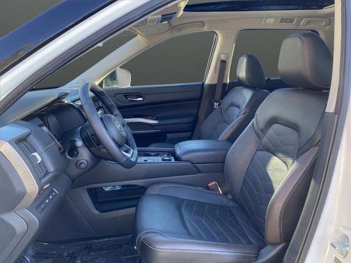2024 Nissan Pathfinder Platinum 4WD