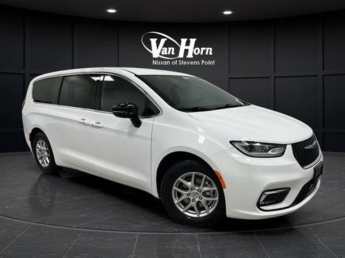 2024 Chrysler Pacifica Touring