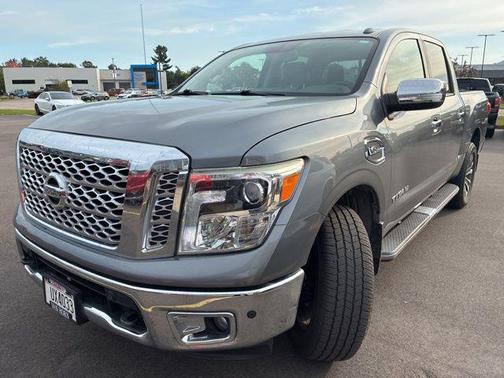 2017 Nissan Titan SL