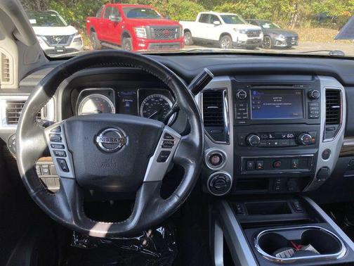 2017 Nissan Titan SL