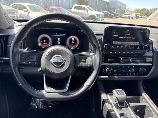 2022 Nissan Pathfinder Platinum 4WD