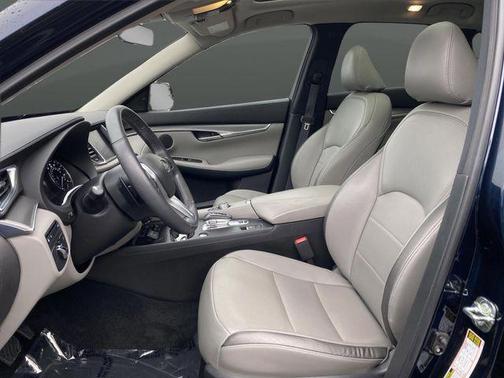 2023 INFINITI QX50 LUXE AWD