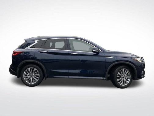 2023 INFINITI QX50 LUXE AWD