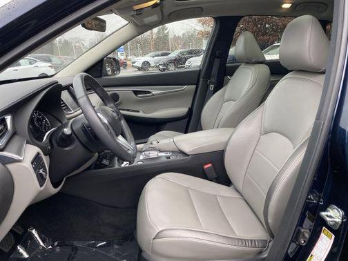 2023 INFINITI QX50 LUXE AWD