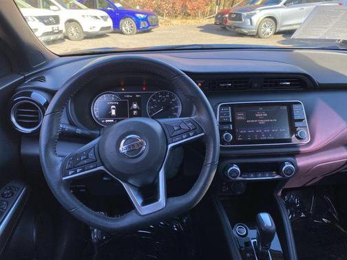 2020 Nissan Kicks SR