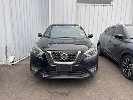 2020 Nissan Kicks SR
