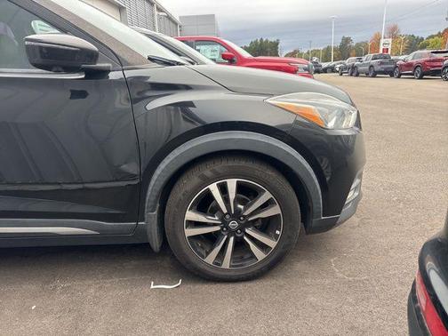 2020 Nissan Kicks SR